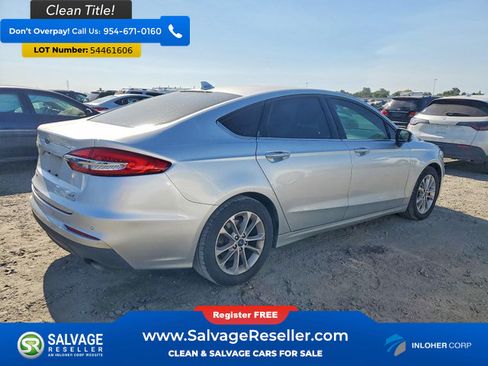 Used 2019 Ford Fusion SE FWD image 4