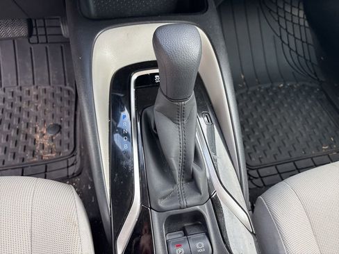 Used 2022 Toyota Corolla LE image 17