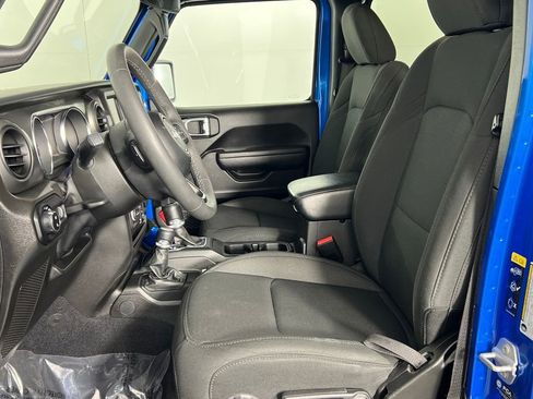 Used 2023 Jeep Gladiator Sport image 12