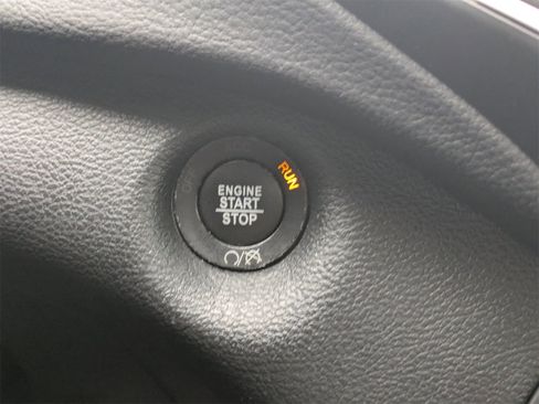 Used 2020 Jeep Cherokee Trailhawk w/ Cold Weather Group image 34