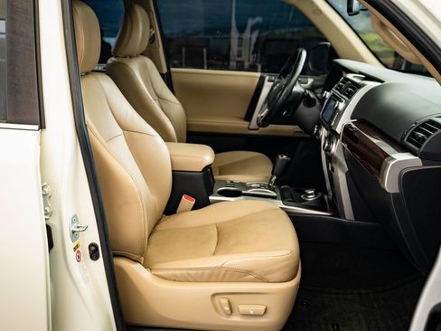 Used 2015 Toyota 4Runner Limited image 22