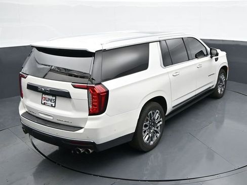Used 2023 GMC Yukon XL Denali Ultimate image 38