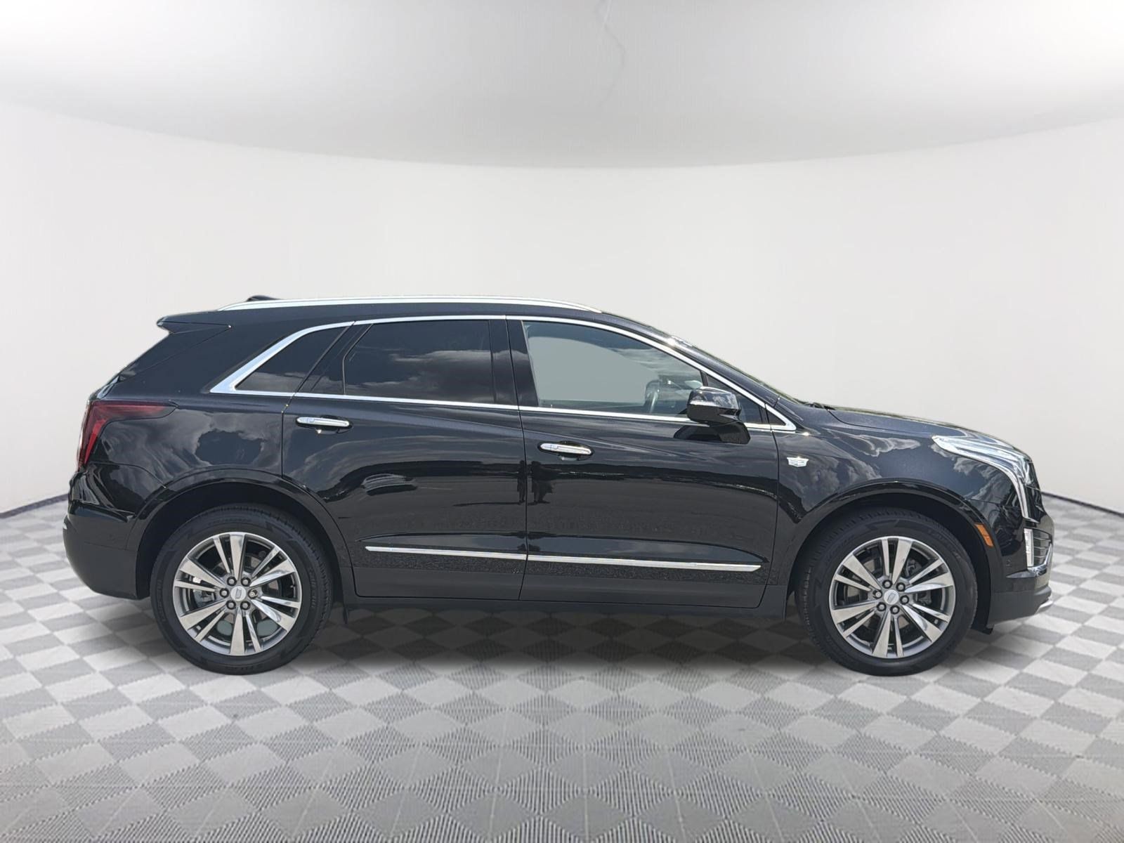 Certified 2022 Cadillac XT5 Premium Luxury w/ Platinum Package FWD image 7