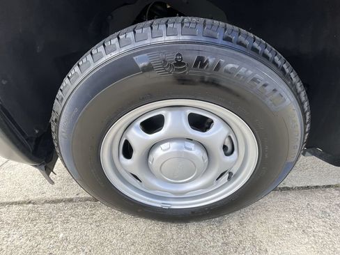 Used 2025 Ford F150 XL RWD image 29