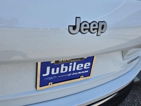 New 2026 Jeep Grand Cherokee L 2WD image 30