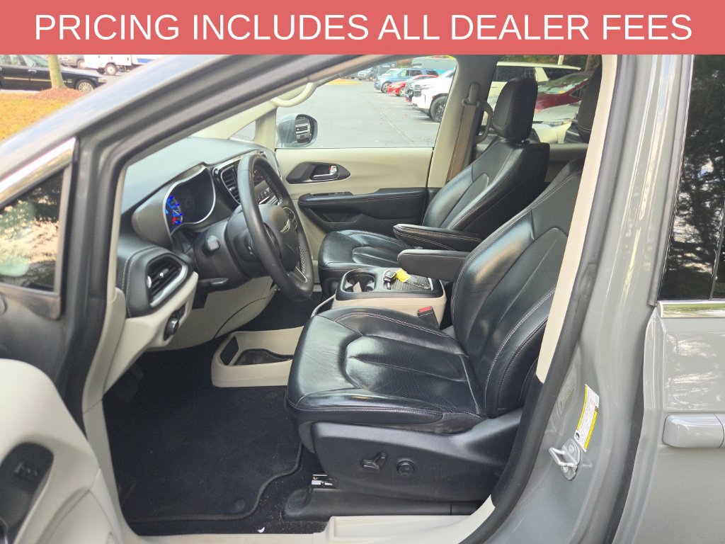 Used 2022 Chrysler Pacifica Touring-L FWD image 8