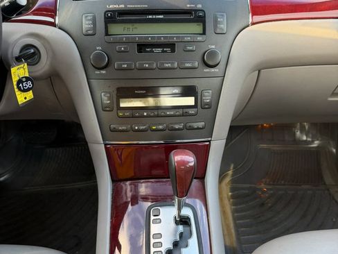 Used 2003 Lexus ES 330 w/ Premium Pkg FWD image 26