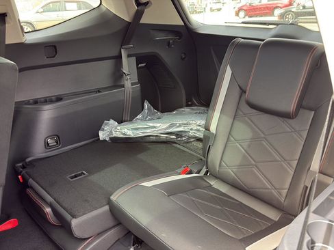 New 2026 Volkswagen Atlas Peak Edition image 9