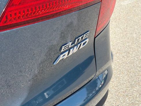 Used 2017 Honda Pilot Elite image 11