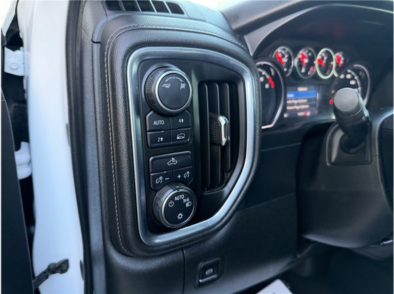 Used 2019 Chevrolet Silverado 1500 LT w/ All-Star Edition AWD/4WD image 30
