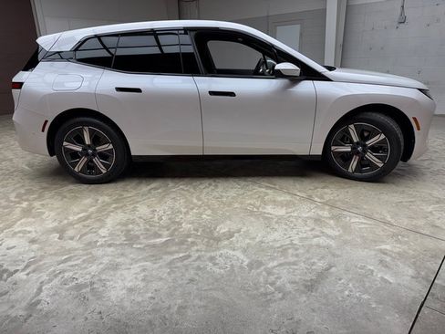 New 2026 BMW iX xDrive45 image 6