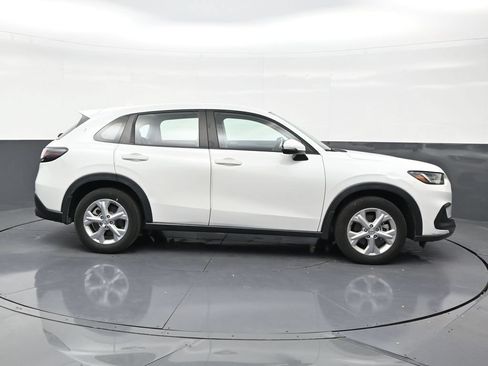 Used 2023 Honda HR-V LX image 6