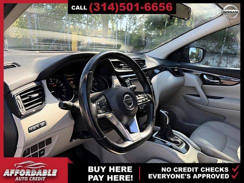 Used 2018 Nissan Rogue Sport SL FWD image 9