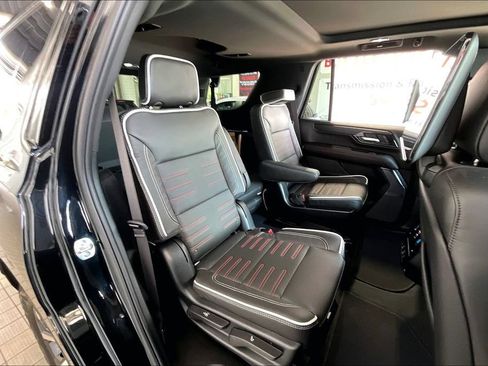 Used 2025 GMC Yukon AT4 Ultimate AWD/4WD image 16