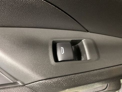 Used 2024 Chevrolet Trax RS w/ Driver Confidence Package FWD image 32