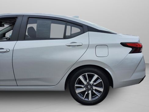 Used 2020 Nissan Versa SV image 31