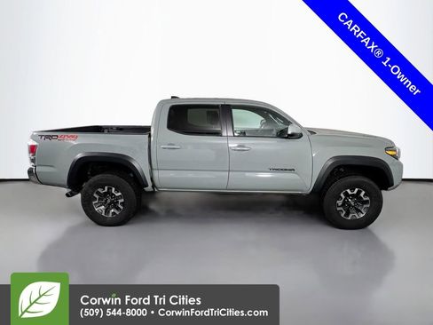 Used 2023 Toyota Tacoma TRD Off-Road w/ Black Out Package (TMS) image 17