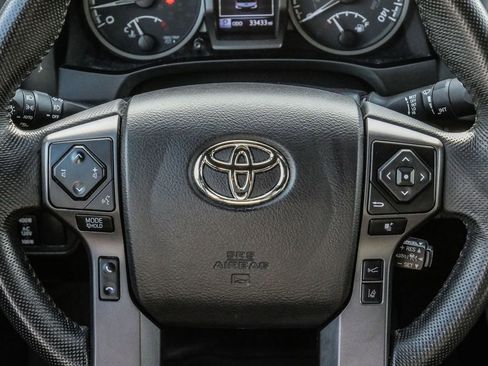 Used 2021 Toyota Tacoma TRD Off-Road image 30