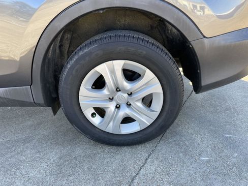 Used 2014 Toyota RAV4 LE image 43