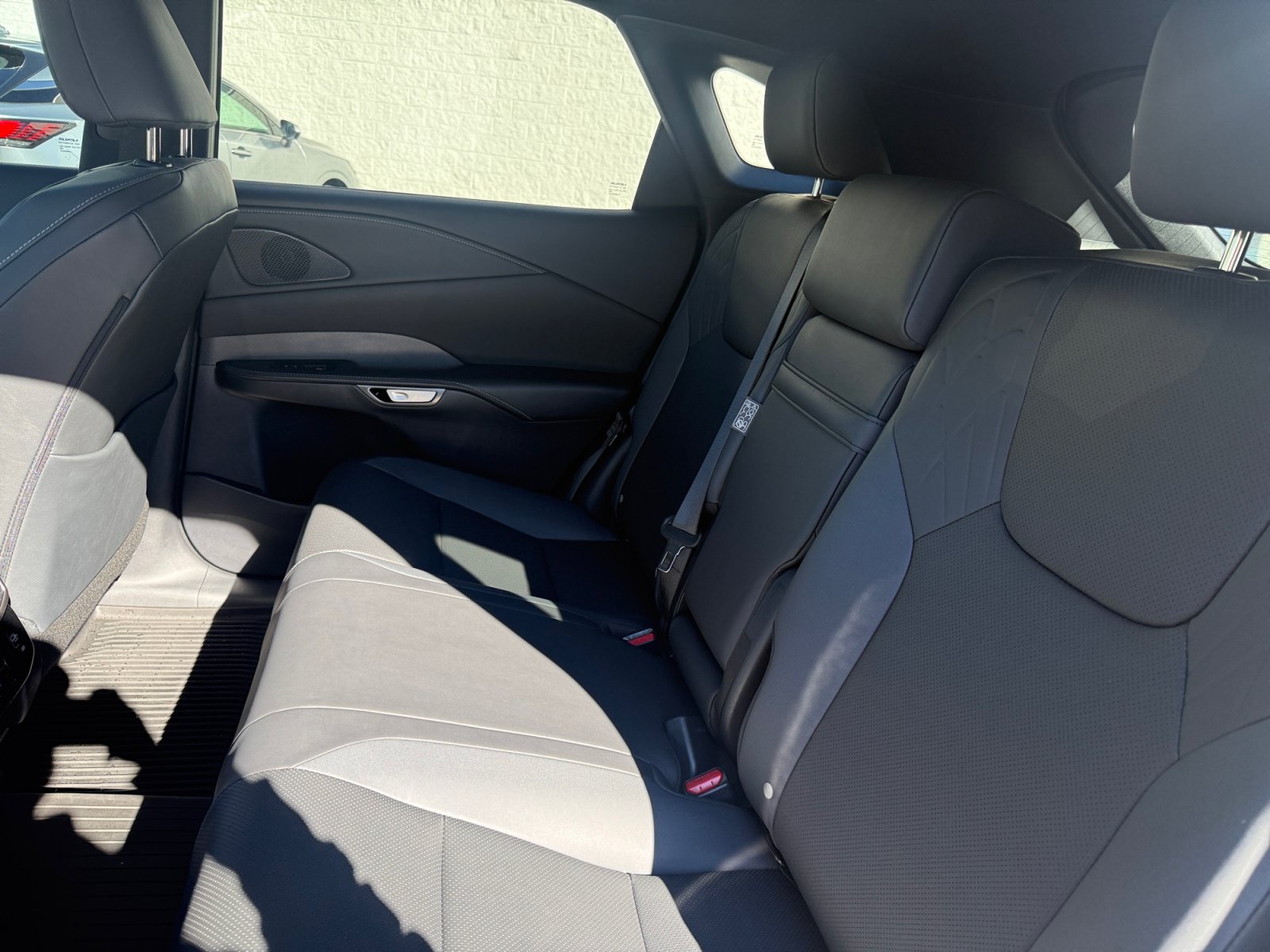 Used 2026 Lexus RX 350h w/ Convenience Package AWD/4WD image 17