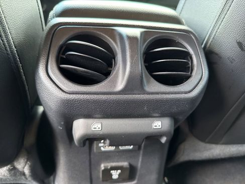 Used 2021 Jeep Wrangler Unlimited Sahara image 42