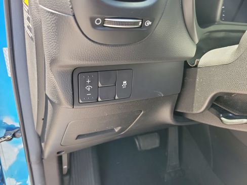 Used 2017 Kia Soul + w/ Designer's Package FWD image 17
