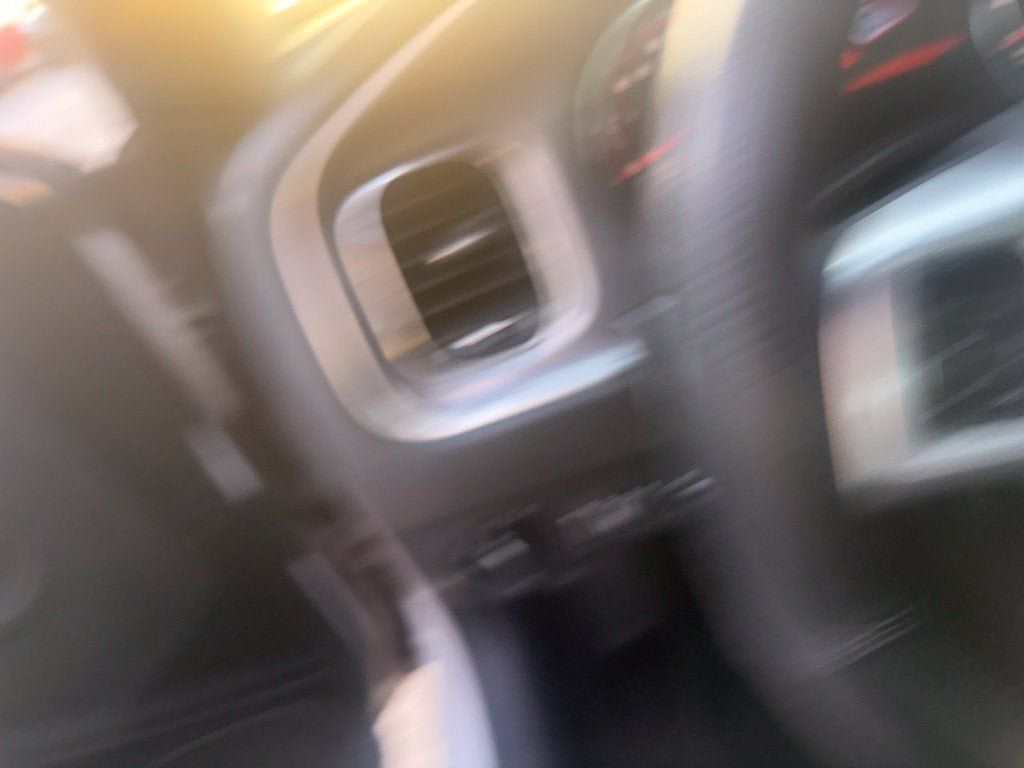 Used 2014 Dodge Charger SE RWD image 9