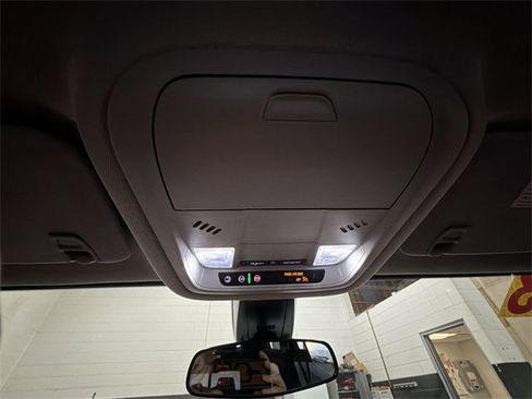 Used 2023 GMC Acadia SLE w/ Driver Convenience Package image 22