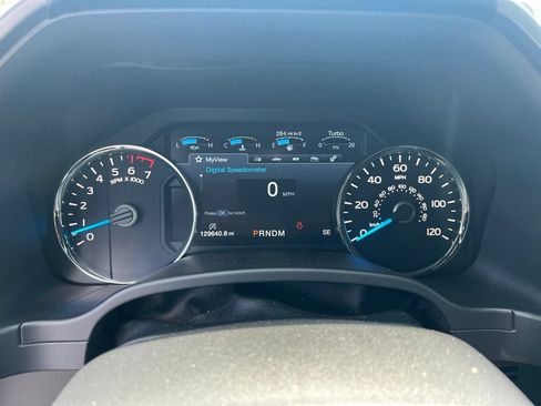 Used 2017 Ford F150 Platinum w/ Equipment Group 701A Luxury AWD/4WD image 13