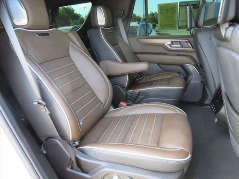 Used 2025 GMC Yukon Denali Ultimate image 37