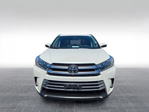Used 2019 Toyota Highlander Limited AWD/4WD image 2