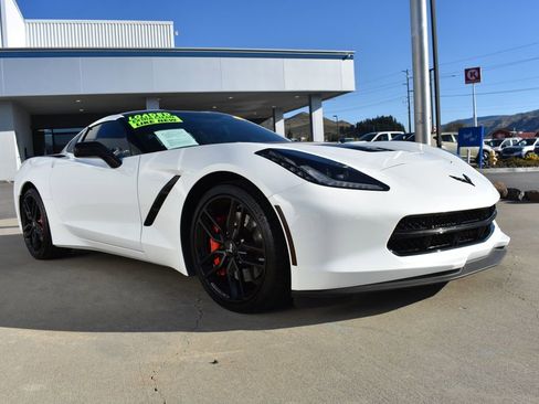 Used 2015 Chevrolet Corvette Stingray Coupe w/ 3LT Preferred Equipment Group image 9