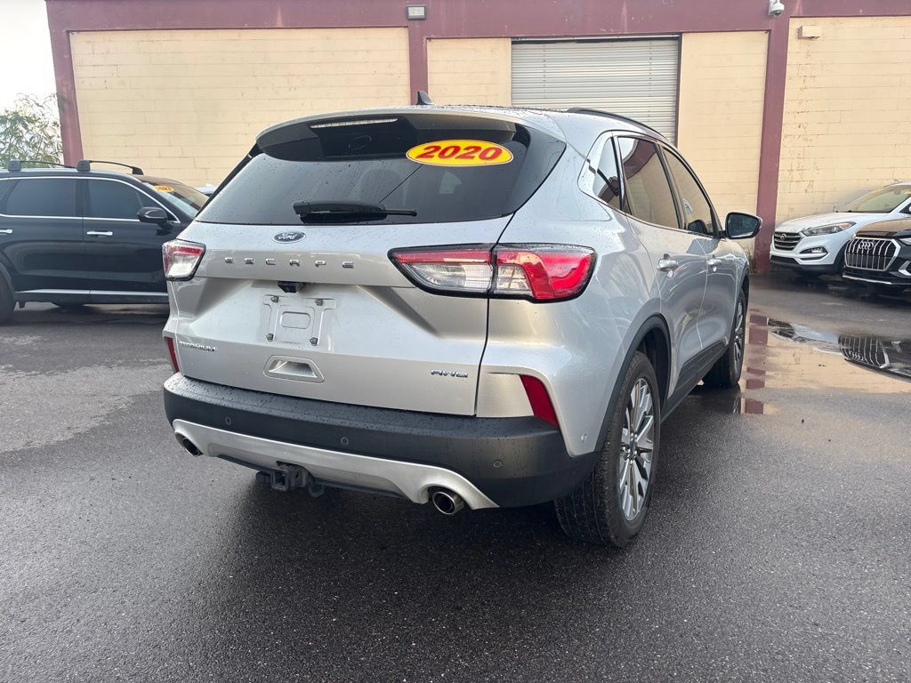 Used 2020 Ford Escape Titanium w/ Titanium Premium Package 2.0 AWD/4WD image 4