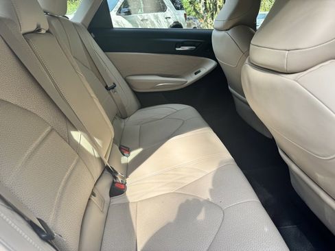 Used 2020 Toyota Avalon Limited image 8