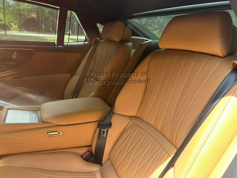 Used 2024 Lexus LS 500h AWD w/ Luxury Package image 28