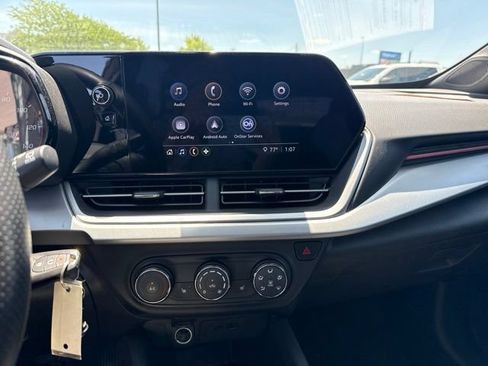 Used 2025 Chevrolet Trax RS w/ Driver Confidence Package FWD image 16