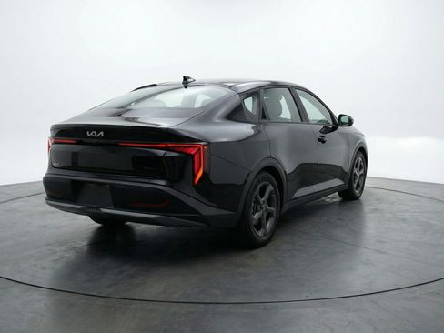 Used 2025 Kia K4 LXS image 9