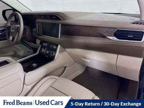Used 2023 GMC Yukon XL Denali w/ Advanced Technology Package AWD/4WD image 35