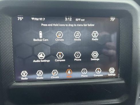 Used 2018 Jeep Wrangler Unlimited Sahara image 27