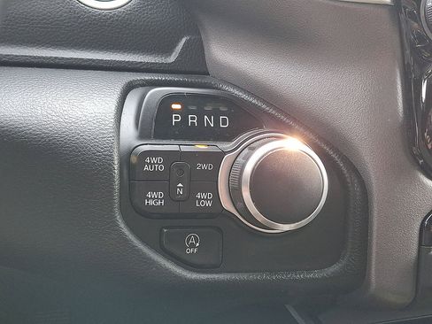 Used 2022 RAM 1500 Big Horn AWD/4WD image 12