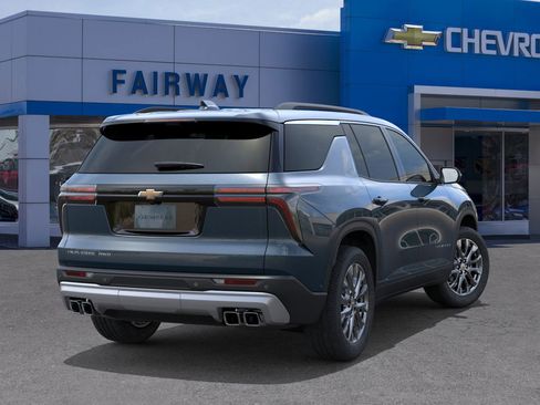 New 2026 Chevrolet Traverse LT w/ Enhanced Driving Package image 4