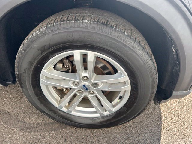 Used 2023 Ford Explorer XLT AWD/4WD image 55