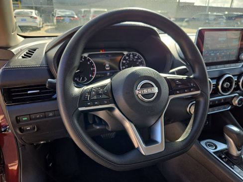 Used 2024 Nissan Sentra SV FWD image 17