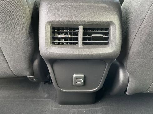 Used 2019 Chevrolet Equinox LT image 23