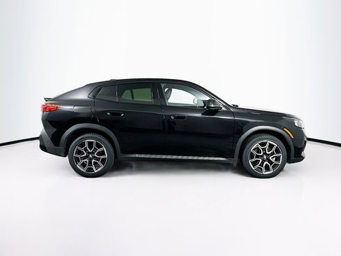 Used 2025 BMW X2 xDrive28i AWD/4WD image 10