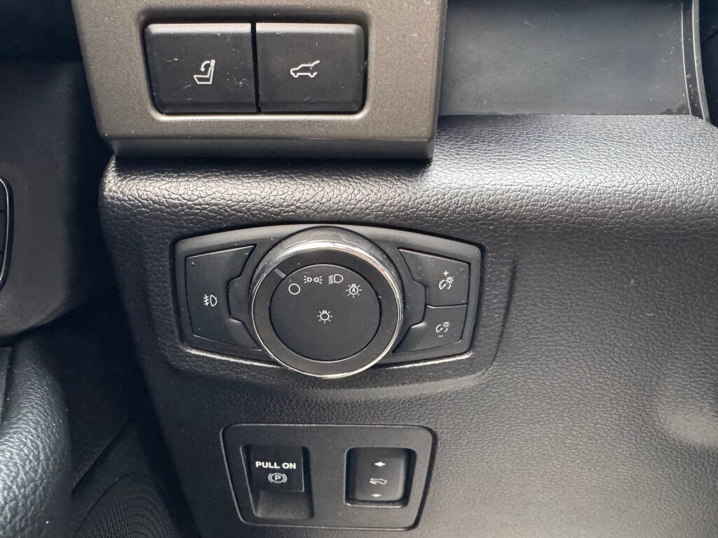 Used 2018 Ford Expedition Max XLT w/ Equipment Group 202A AWD/4WD image 30