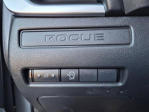 Used 2024 Nissan Rogue S AWD/4WD image 16