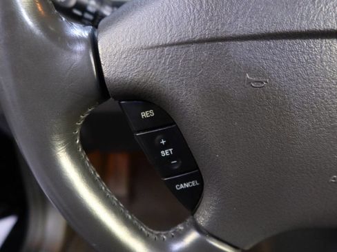 Used 2002 Ford Thunderbird Deluxe image 20