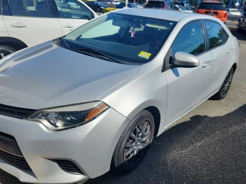 Used 2016 Toyota Corolla LE FWD image 1