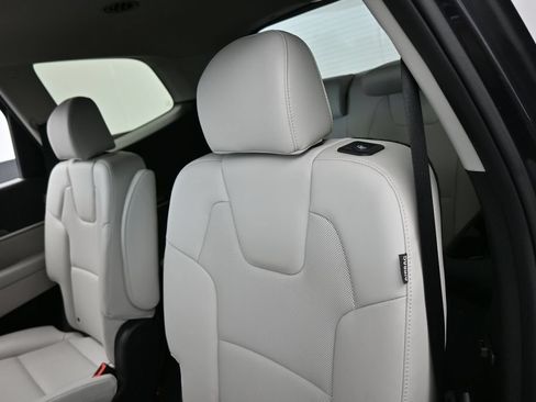 Used 2025 Kia Telluride S FWD image 33
